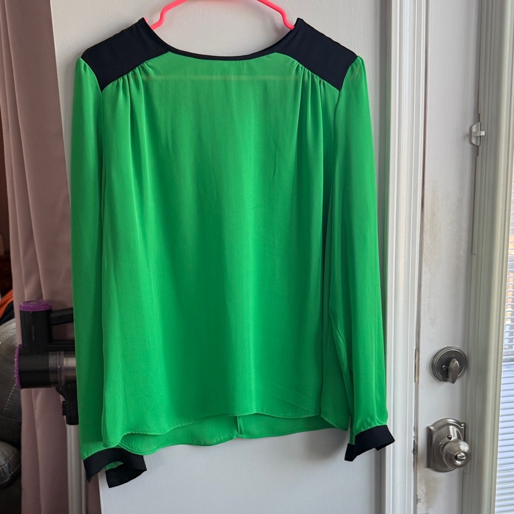 Worthington Vibrant Green Blouse with Black Accents